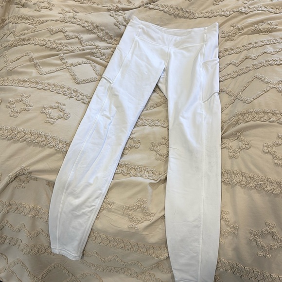 Lululemon leggings w/ zipper on back and side pockets - Picture 1 of 3